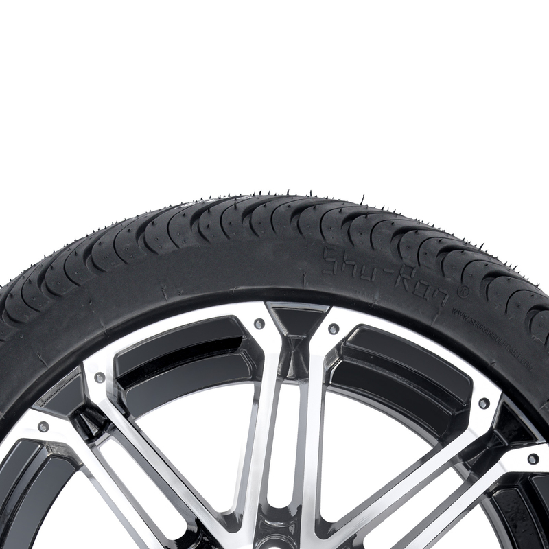 le ruote del carretto di golf 14x7 e la gomma combinata della via 225/30-14 delle gomme hanno lavorato il nero a macchina lucido